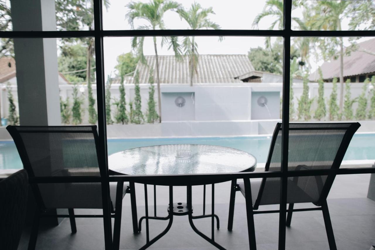 La Riva Boutique Hotel Kamphaeng Phet Buitenkant foto