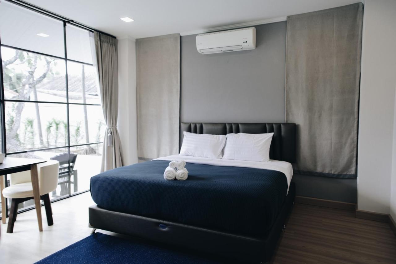 La Riva Boutique Hotel Kamphaeng Phet Buitenkant foto