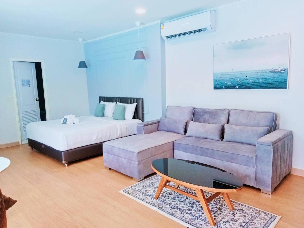La Riva Boutique Hotel Kamphaeng Phet Buitenkant foto