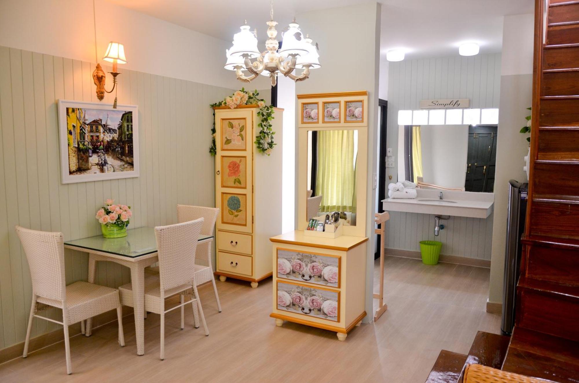 La Riva Boutique Hotel Kamphaeng Phet Buitenkant foto