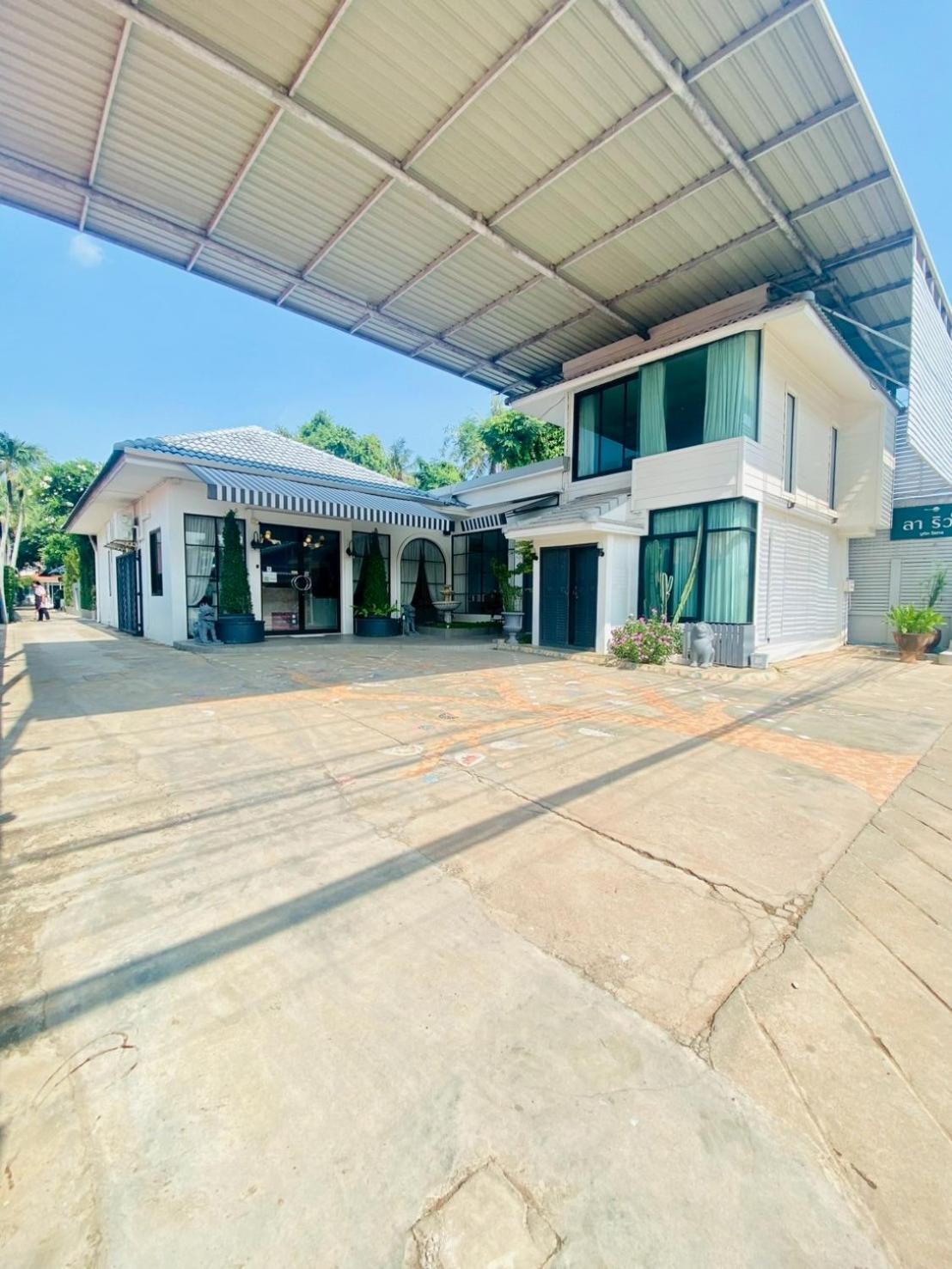 La Riva Boutique Hotel Kamphaeng Phet Buitenkant foto