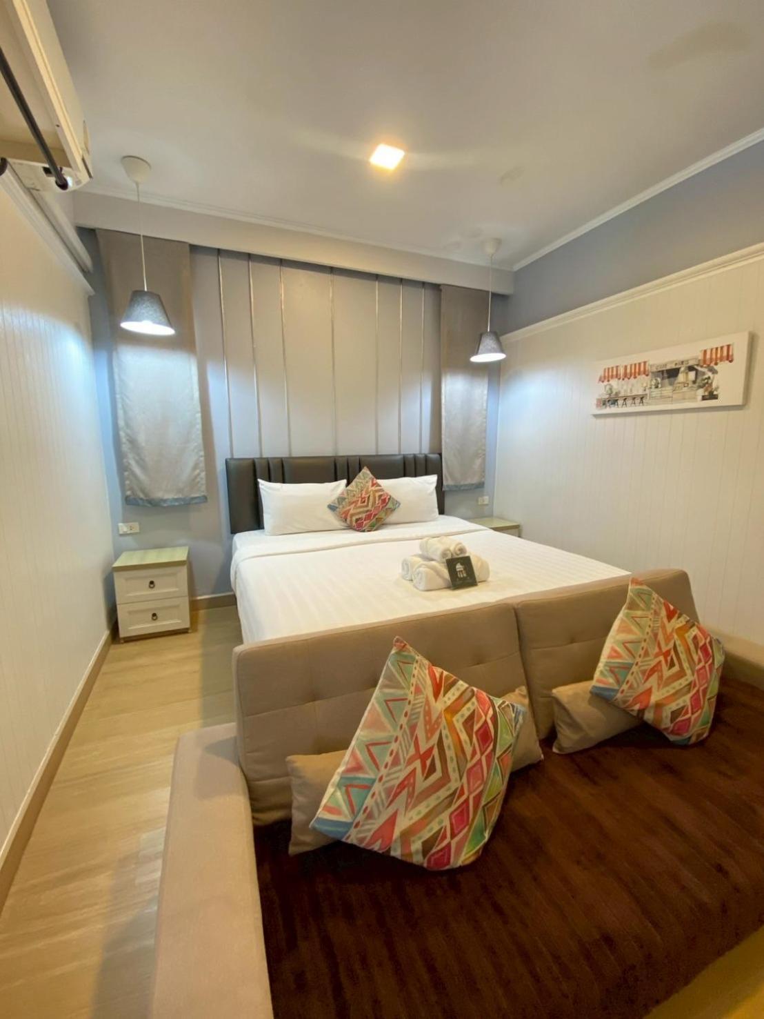 La Riva Boutique Hotel Kamphaeng Phet Buitenkant foto