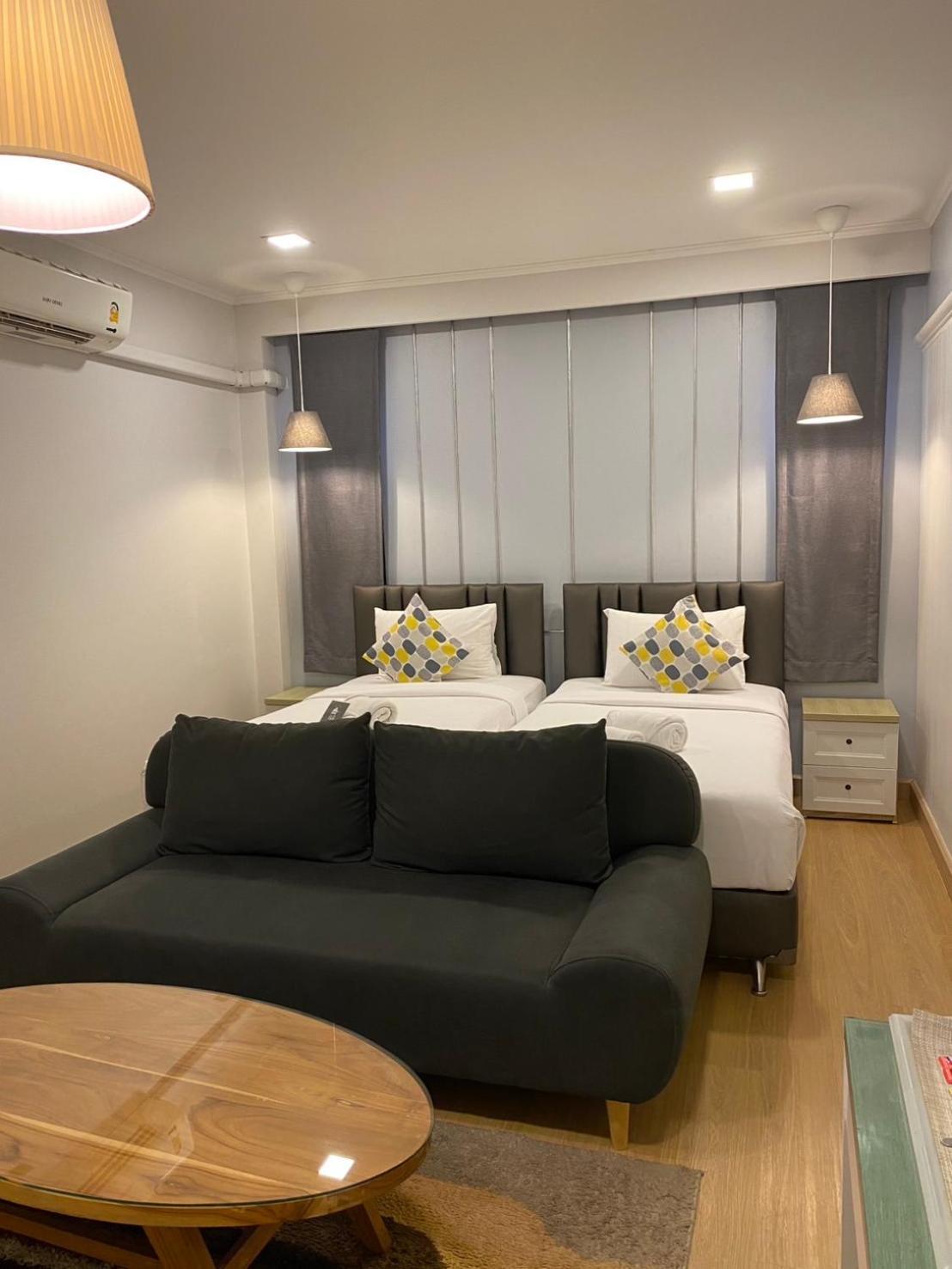 La Riva Boutique Hotel Kamphaeng Phet Buitenkant foto
