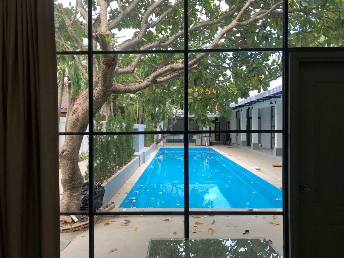 La Riva Boutique Hotel Kamphaeng Phet Buitenkant foto