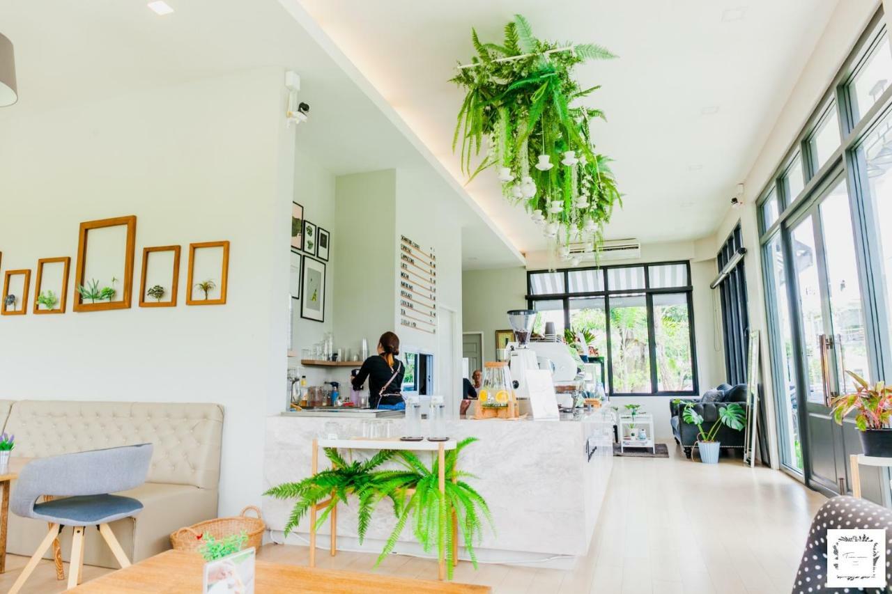 La Riva Boutique Hotel Kamphaeng Phet Buitenkant foto