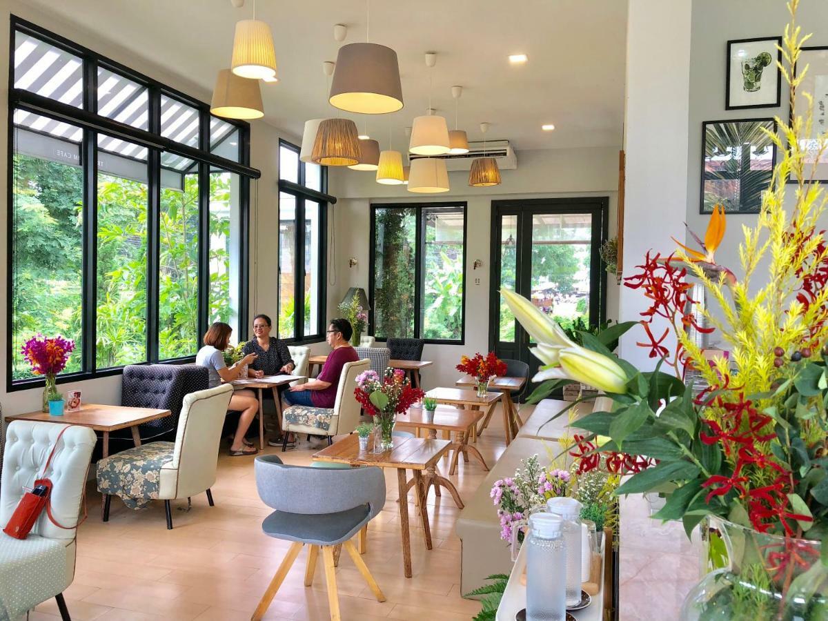 La Riva Boutique Hotel Kamphaeng Phet Buitenkant foto