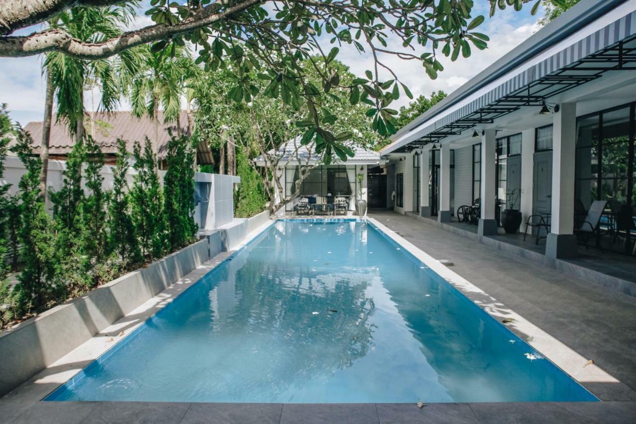 La Riva Boutique Hotel Kamphaeng Phet Buitenkant foto